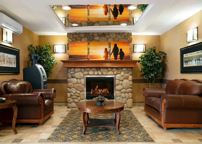 Days Inn & Suites By Wyndham Strathmore